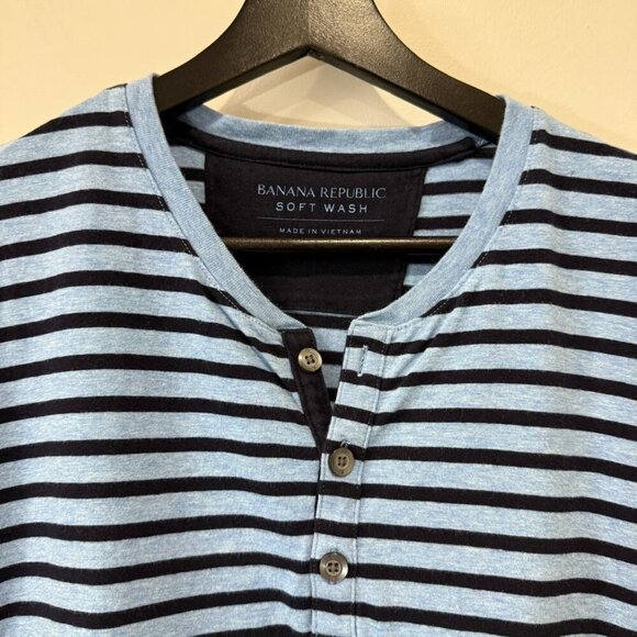 Banana Republic Soft Navy Blue Striped Henley Shirt Size M 100% Cotton - Picture 17 of 17